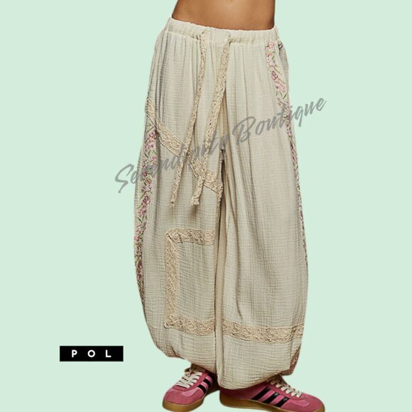 NWOT POL Cream Wide Leg Pants with Pink Embroidery - Picture 4 of 9